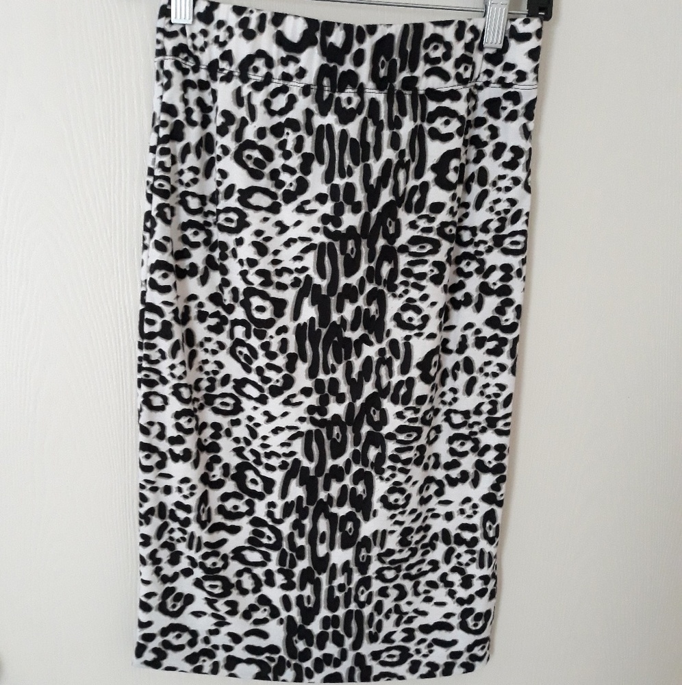 Bar III High waist skirt